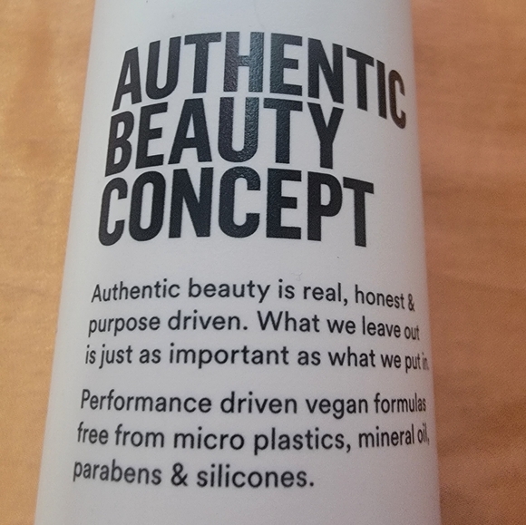 NEW Authentic Beauty Concept Beachy Texture Spray - Picture 3 of 3